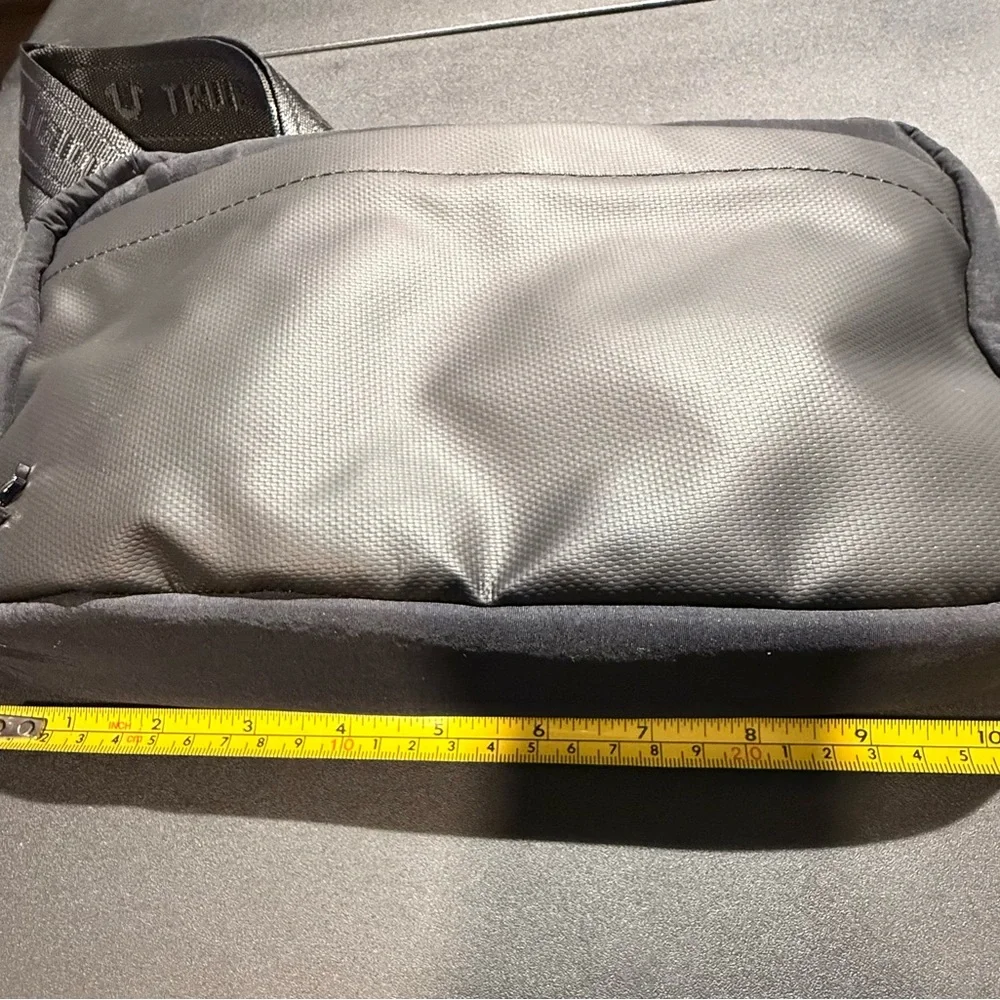 NWT-True Religion Porter Crossbody in black